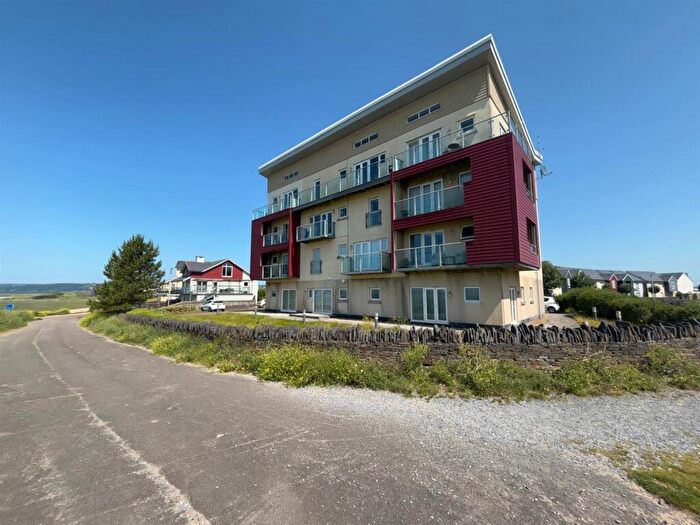 2 Bedroom Apartment For Sale In Bwlchygwynt, Llanelli, SA15