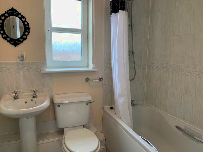 1 Bedroom Coach House Flat To Rent In Longdown Mews, Fairford Leys, Aylesbury *check Out Our Virtual Tour*, HP19