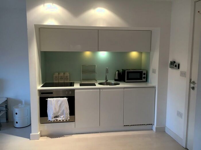 1 Bedroom Flat To Rent In Ingram Street, Leeds City Centre, LS11