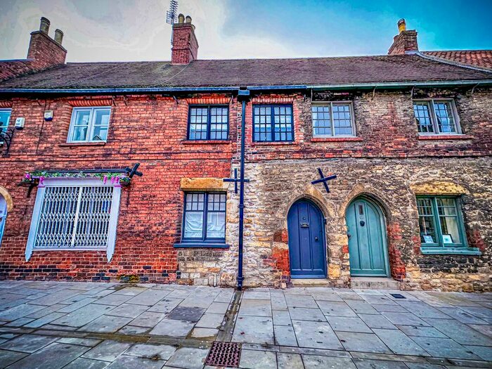 2 Bedroom Terraced House To Rent In Bailgate, Lincoln, LN1