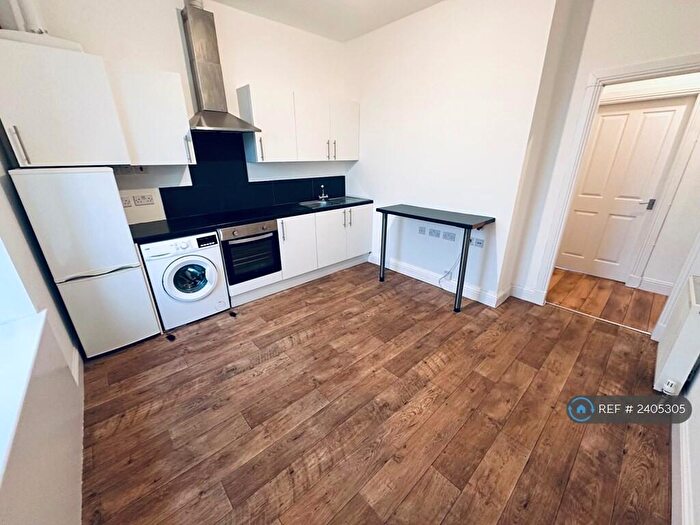 2 Bedroom Flat To Rent In Menzies Road, Aberdeen, AB11