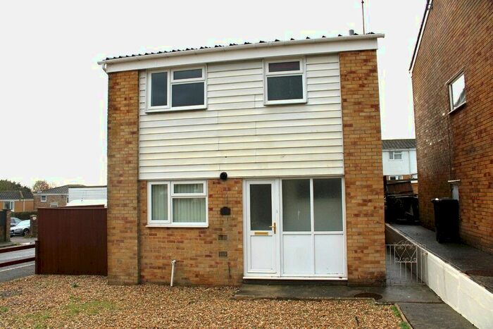 3 Bedroom Detached House To Rent In Larkhill Road, Yeovil, BA21