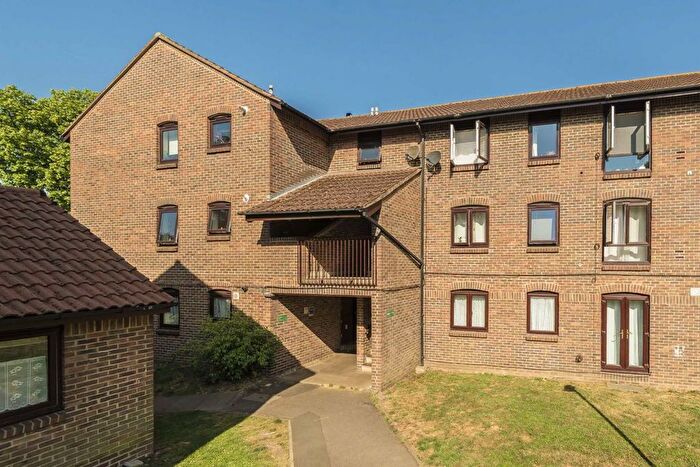 1 Bedroom Flat To Rent In Anstice Close, Chiswick, W4