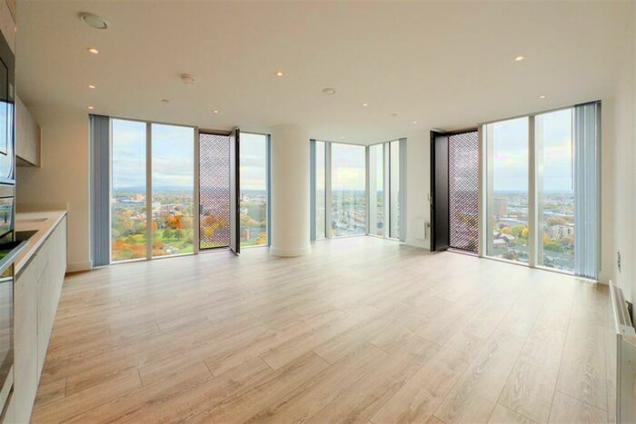 2 Bedroom Apartment To Rent In The Blade, M15