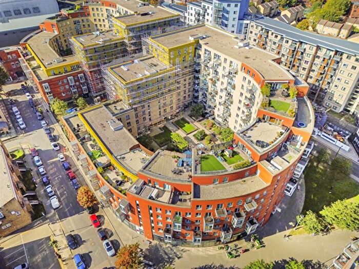 2 Bedroom Apartment For Sale In Buckler Court, Eden Grove, N7