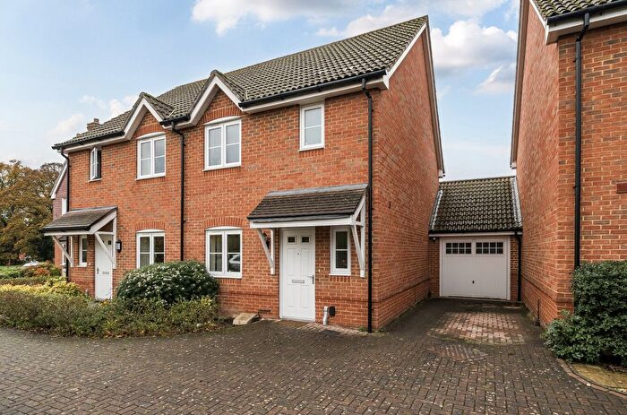 3 Bedroom Semi Detached House For Sale In Twitchens Road, Holybourne, Alton, Hampshire, GU34