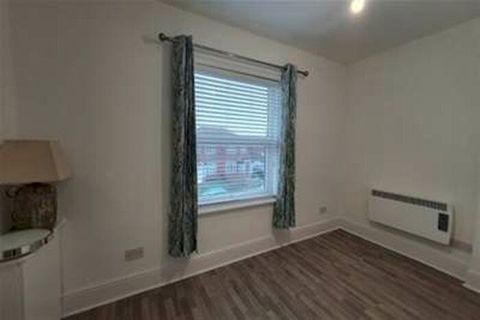 1 Bedroom Flat To Rent In Claremont Road, Litherland, L21 1ht-available With The Ze