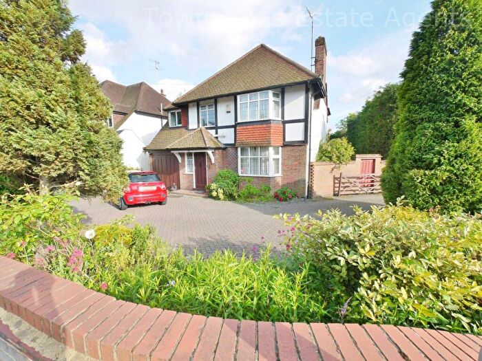 4 Bedroom Detached House To Rent In Batchworth Lane, Northwood, HA6