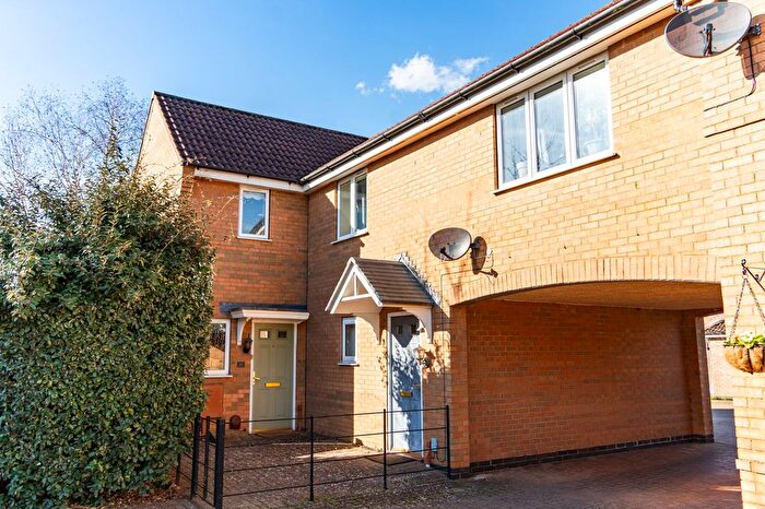 3 Bedroom Semi Detached House For Sale In Siskin Road, Uppingham, LE15