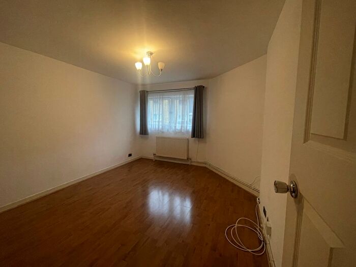 1 Bedroom Flat To Rent In Lawn Road, Uxbridge, UB8