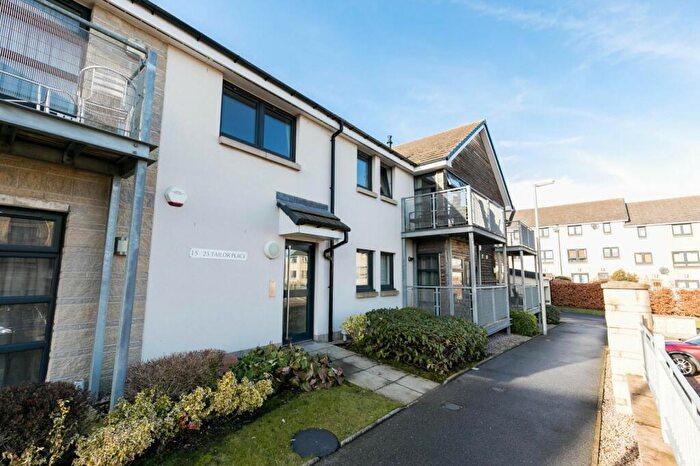 2 Bedroom Flat To Rent In Tailor Place, Aberdeen, AB24