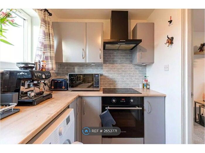 1 Bedroom Flat To Rent In Moulin Crescent, Perth, PH1