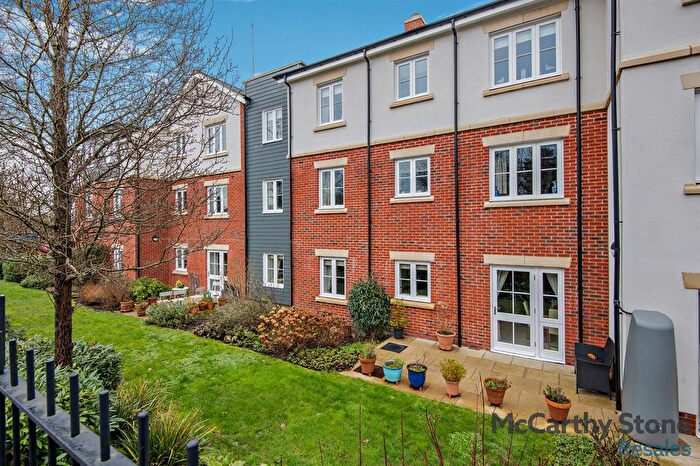 2 Bedroom Flat For Sale In Horsley Place, High Street, Cranbrook, Kent, TN17