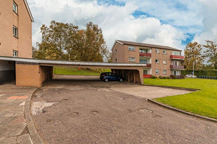 2 Bedroom Flat For Sale In / West Craigs Crescent, Edinburgh, EH12