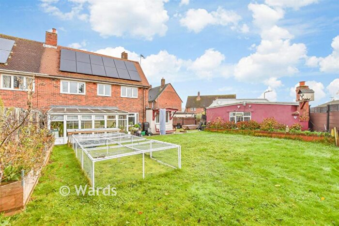 3 Bedroom Semi Detached House For Sale In Covey Hall Road, Snodland, Kent, ME6