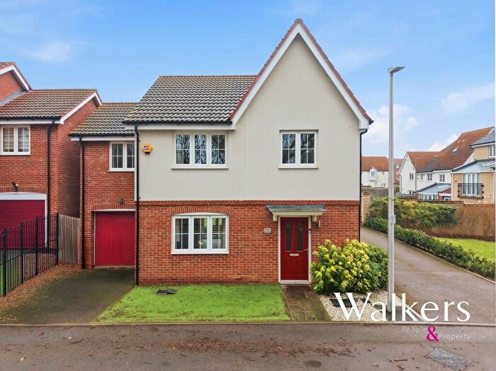 4 Bedroom Detached House For Sale In Birnam Crescent, Chigwell, IG7