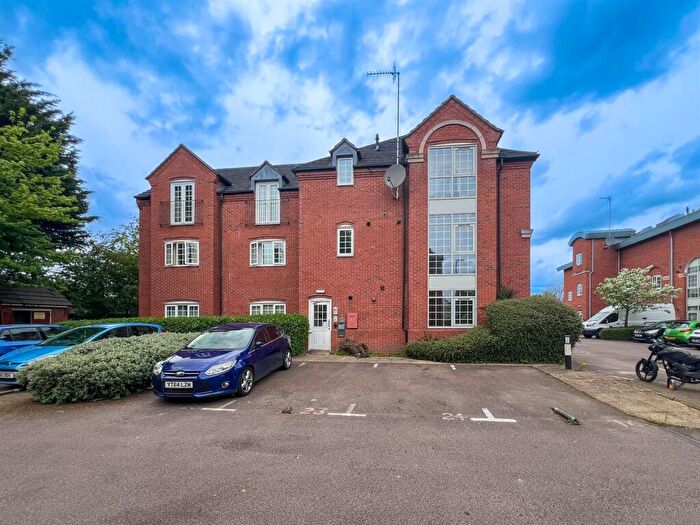 2 Bedroom Flat For Sale In Caxton Court, Burton, DE14
