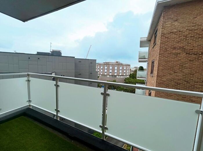 2 Bedroom Flat To Rent In Bath Road, Bournemouth, BH1