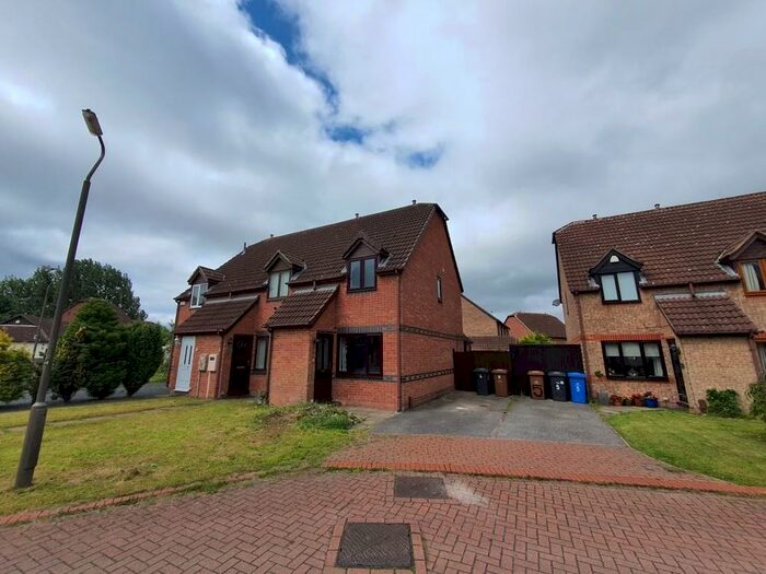 2 Bedroom House To Rent In Trowbridge Close, Oakwood, Derby, Derbyshire, DE21