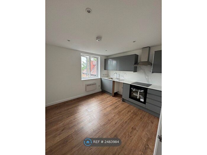 2 Bedroom Flat To Rent In Upper Grove, South Norwood, SE25