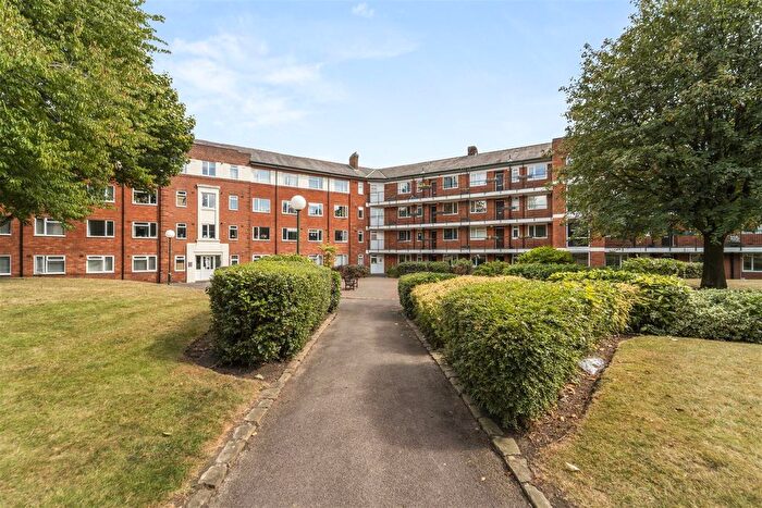 2 Bedroom Flat For Sale In Eccles New Road, Salford, M5