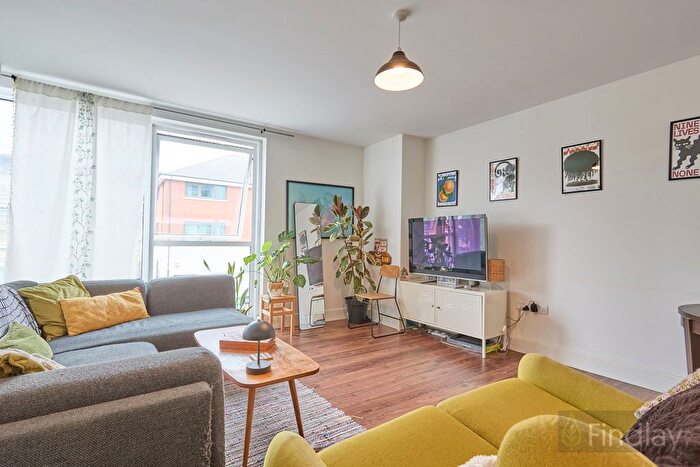 3 Bedroom Flat For Sale In Richmond Road, London, E8