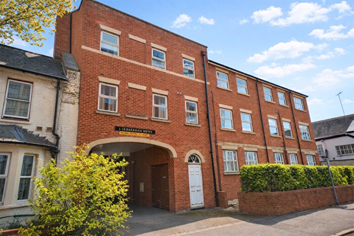 2 Bedroom Apartment For Sale In Barkham Mews, Queens Road, Reading, RG1