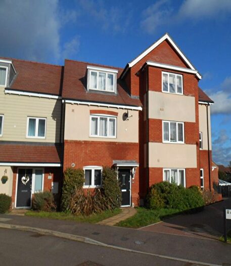 2 Bedroom Flat To Rent In Aurora Close, Watford, WD25
