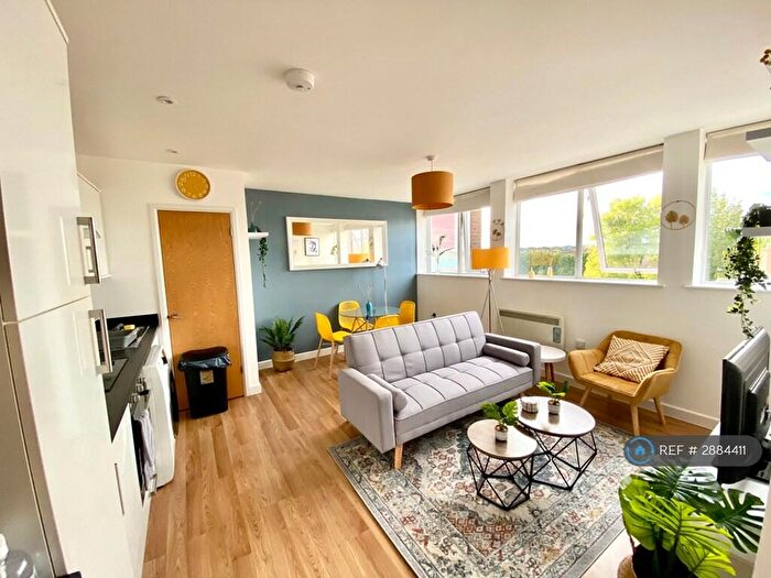 2 Bedroom Flat To Rent In Wella Road, Basingstoke, RG22