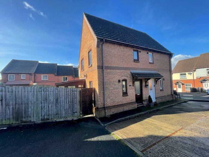 2 Bedroom House To Rent In Walnut Gardens, Plympton, Plymouth, PL7