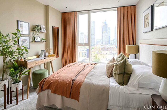 2 Bedroom Flat For Sale In Kennington Lane, London, SE11