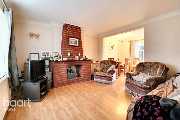 2 Bedroom Semi-Detached House For Sale In Manor Road, Tilbury, RM18