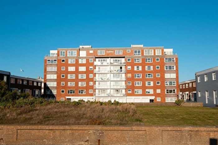 1 Bedroom Flat To Rent In Dane Close, Seaford, BN25