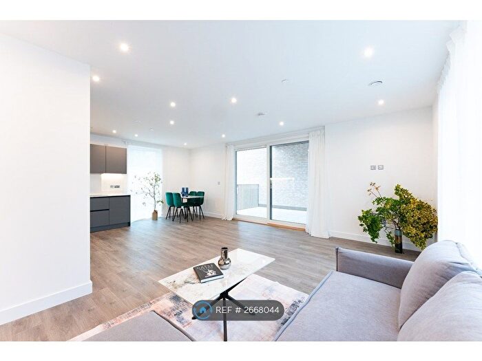 1 Bedroom Flat To Rent In Eddington Avenue, Cambridge, CB3