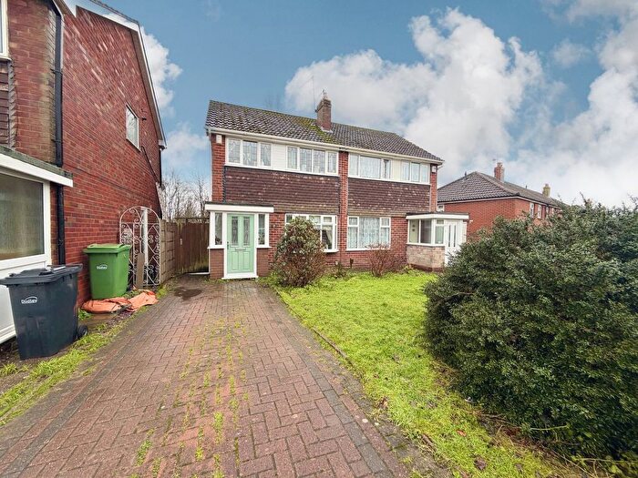 3 Bedroom Semi Detached House For Sale In Heydon Road, Brierley Hill, DY5