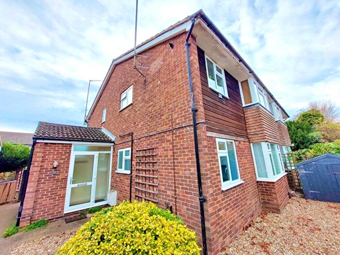 2 Bedroom Apartment To Rent In Carisbrooke Road, Cambridge, CB4