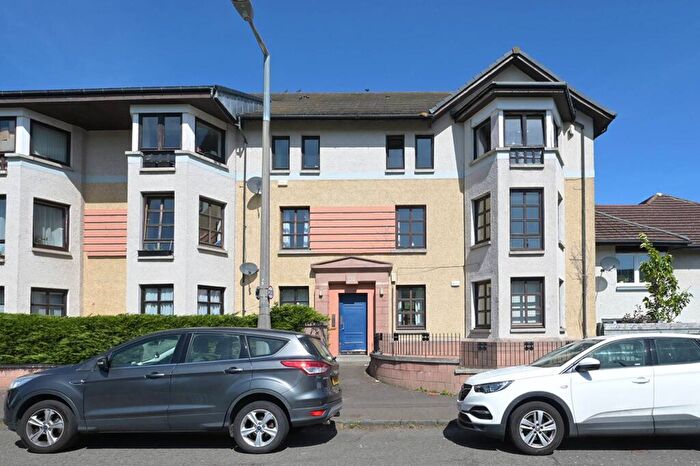 2 Bedroom Flat For Sale In / Craigmillar Castle Avenue, Edinburgh, EH16