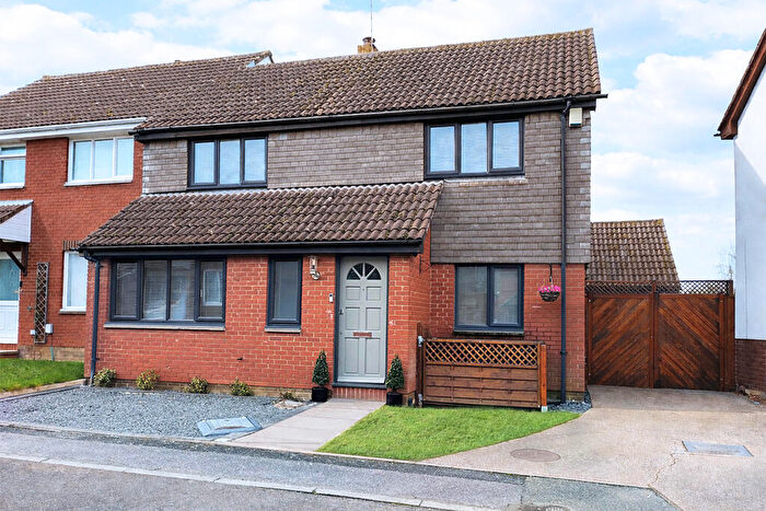 3 Bedroom Semi-Detached House For Sale In Cannock Chase, Bedford, MK41