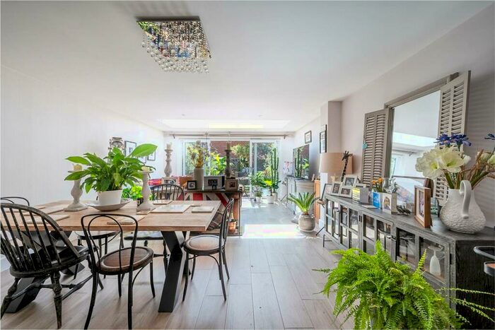 4 Bedroom Terraced House To Rent In Station Road, Shalford, Guildford, GU4