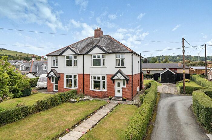 3 Bedroom Semi-detached House For Sale In Hillfield, Llanidloes, Powys, SY18