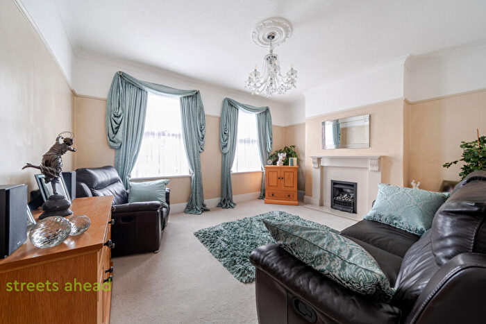 2 Bedroom Apartment For Sale In St. James's Road, Croydon, CR0