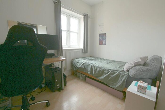 3 Bedroom End Of Terrace House For Sale In Ash Grove, Shepton Mallet, BA4