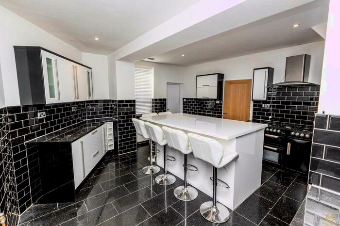 3 Bedroom Semi-Detached House To Rent In Booth Crescent, Rossendale, BB4