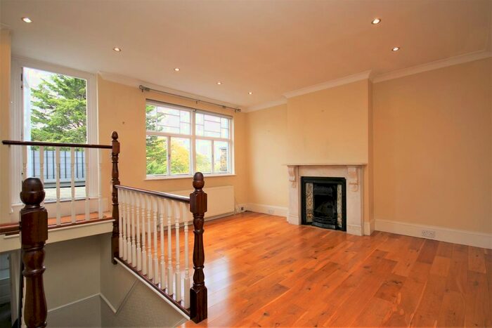 2 Bedroom Flat To Rent In Sotheby Road, London N5