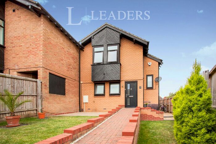 3 Bedroom Flat To Rent In Thorpe Way, Cambridge, CB5
