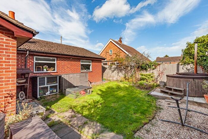 4 Bedroom Bungalow For Sale In Mill Road, Oakley, HP18