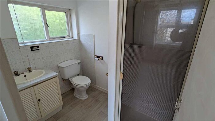 1 Bedroom Flat To Rent In Thurlow Road, Torquay, TQ1