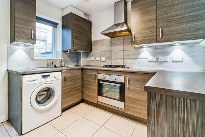 4 Bedroom Link Detached House To Rent In Mawson Road, Manchester, M13