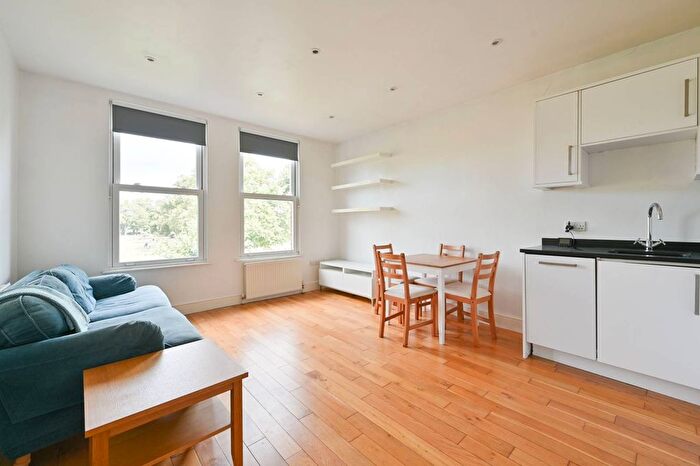 1 Bedroom Flat To Rent In Graham Avenue, Mitcham, CR4