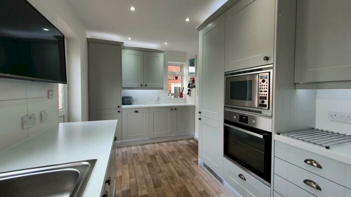 2 Bedroom Semi-Detached House For Sale In Ashmore Road, Reading, RG2